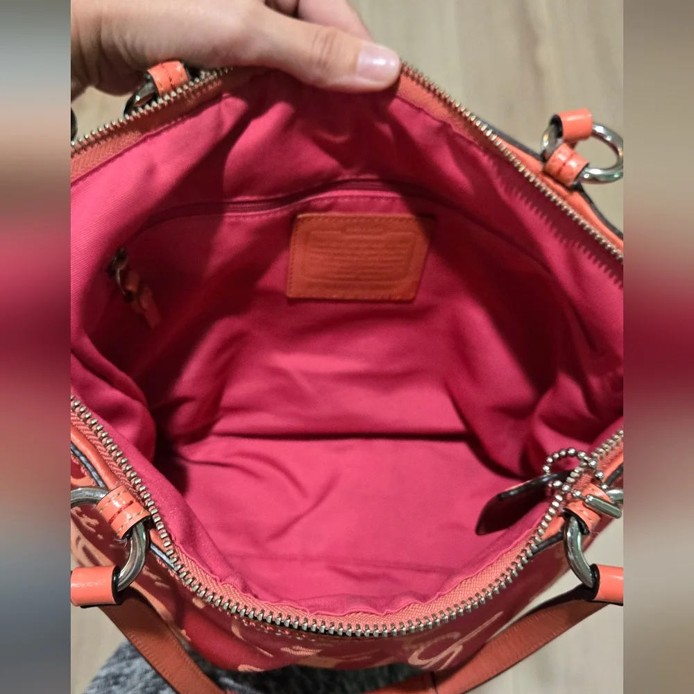 C- Coach rare pink peachy/orange Horse Carriage Pleated Tote Shoulder Bag F… - Picture 9 of 10